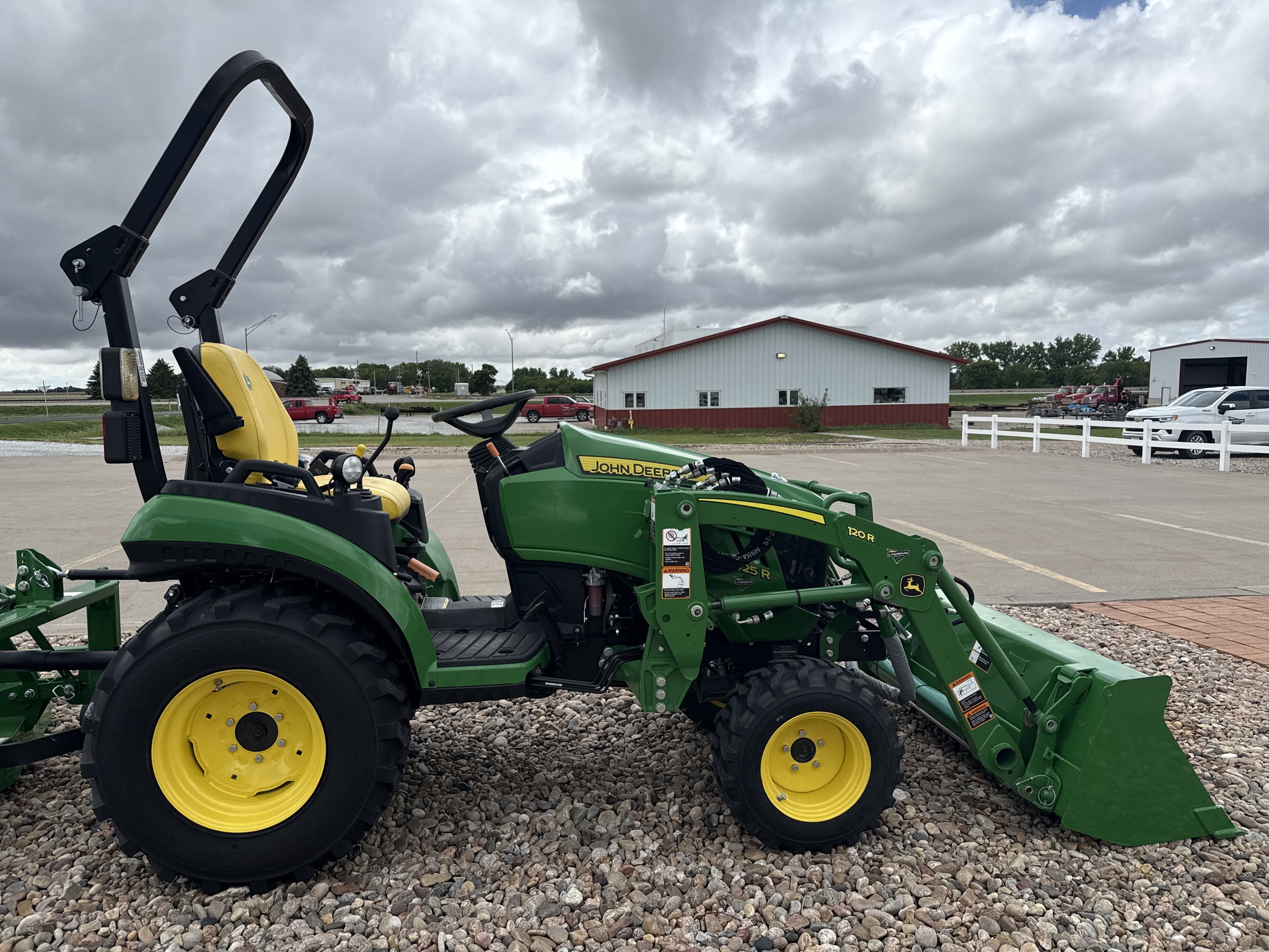   John Deere 2025R at LandMark in Holdrege, NE