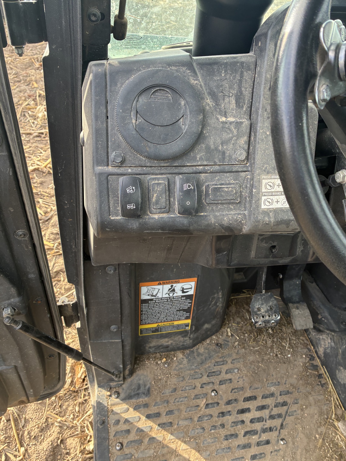  2023 John Deere XUV 835M at LandMark in Hastings, NE