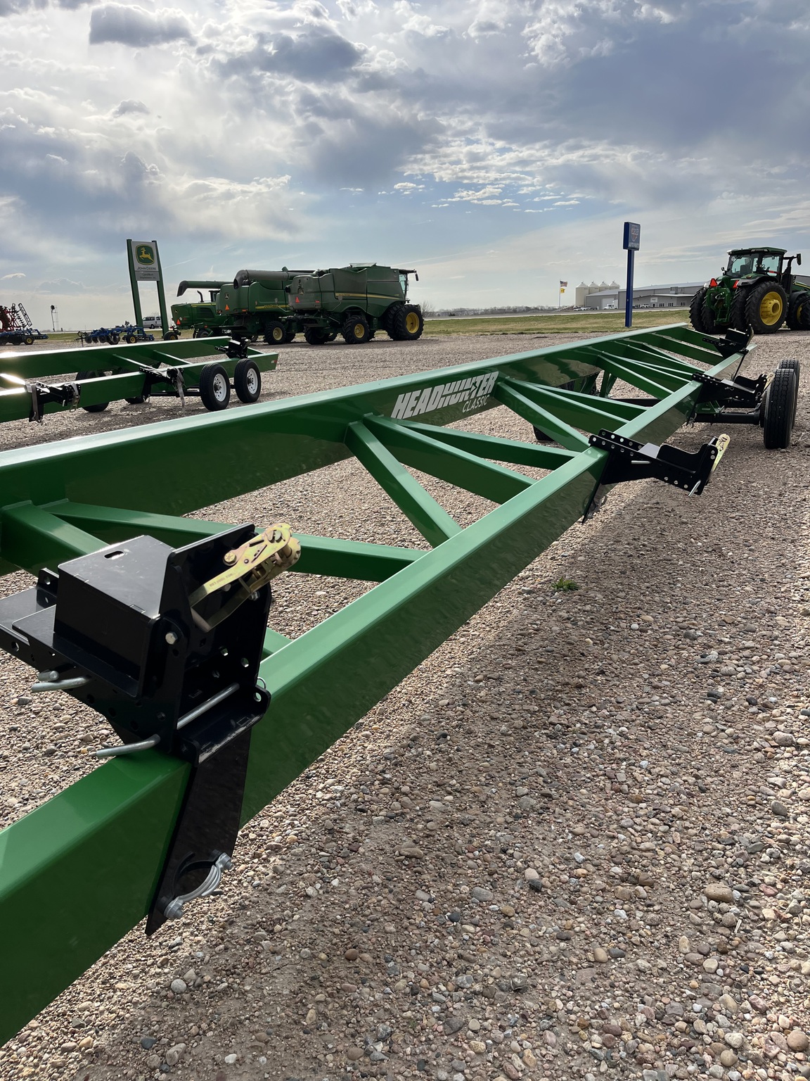  2023 Headhunter HHC53-DA/DB at LandMark in Minden, NE