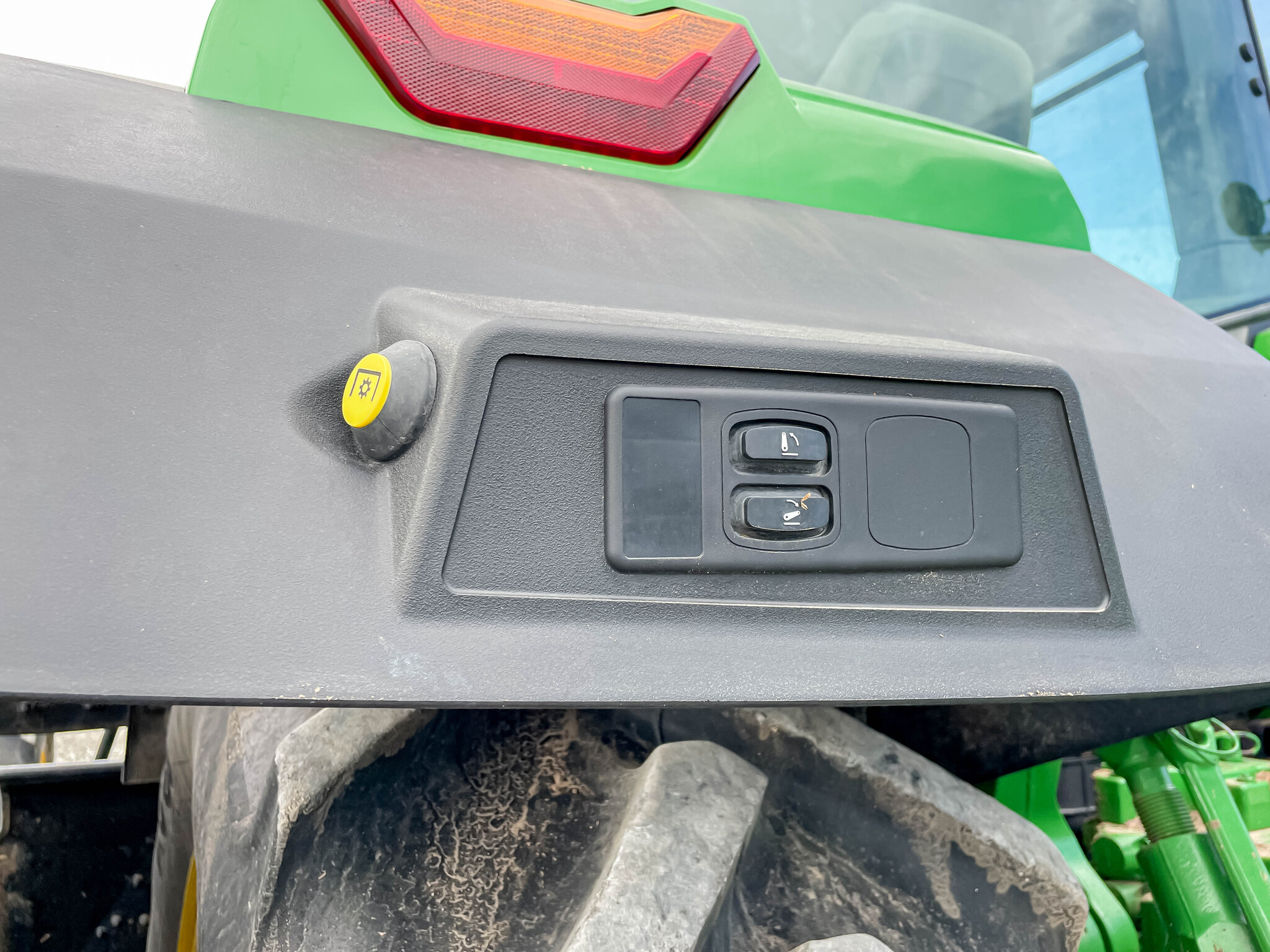  2023 John Deere 8R 370 at LandMark in Superior, NE