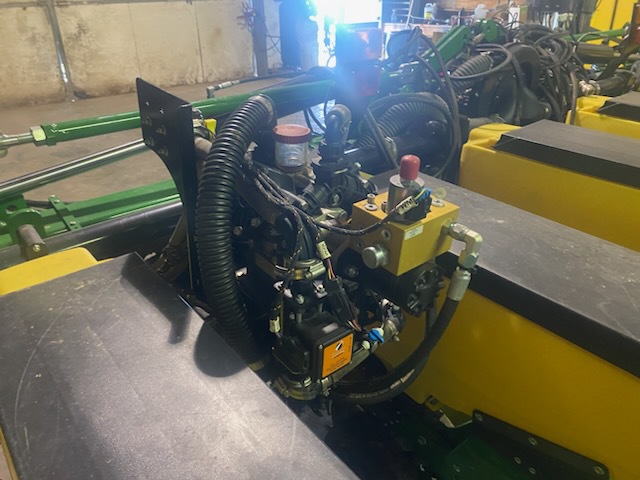  2025 John Deere 1725 at LandMark in Smith Center, KS