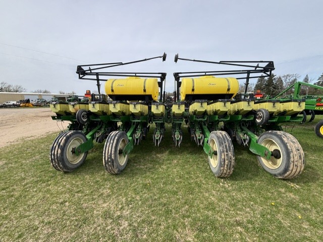 On Lot  Wil-rich 24R22 at Tri County Equipment Bad Axe, MI