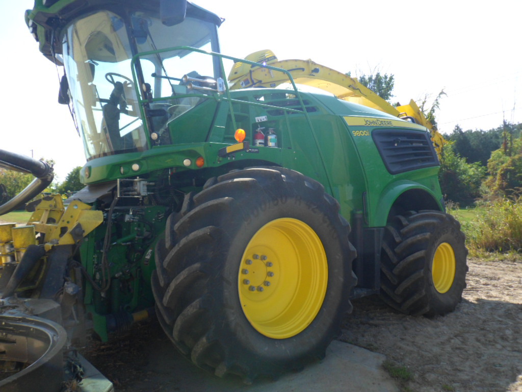 On Lot 2021 John Deere 9800 at Tri County Equipment Bad Axe, MI