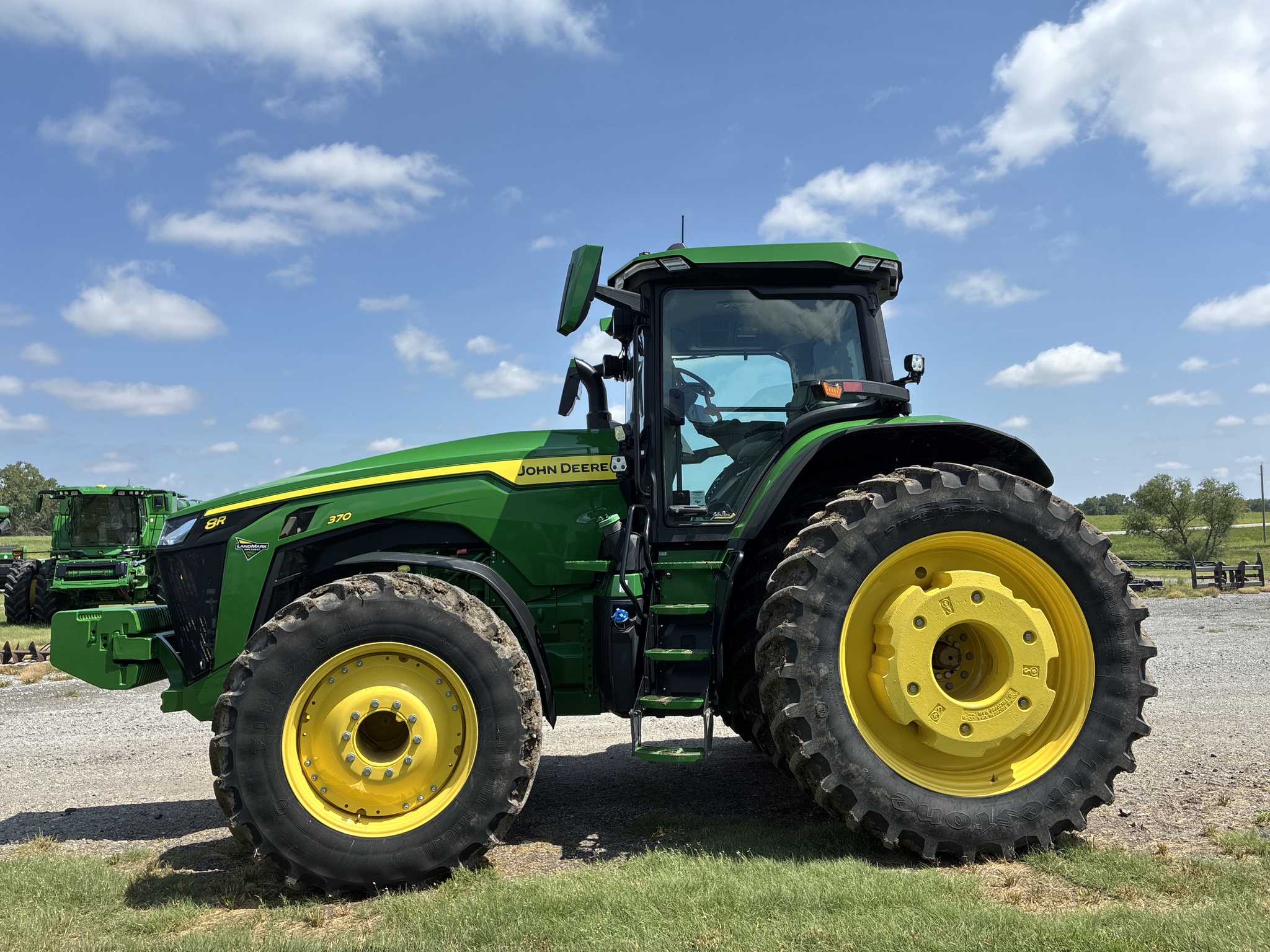  2024 John Deere 8R 370 at LandMark in Marysville, KS