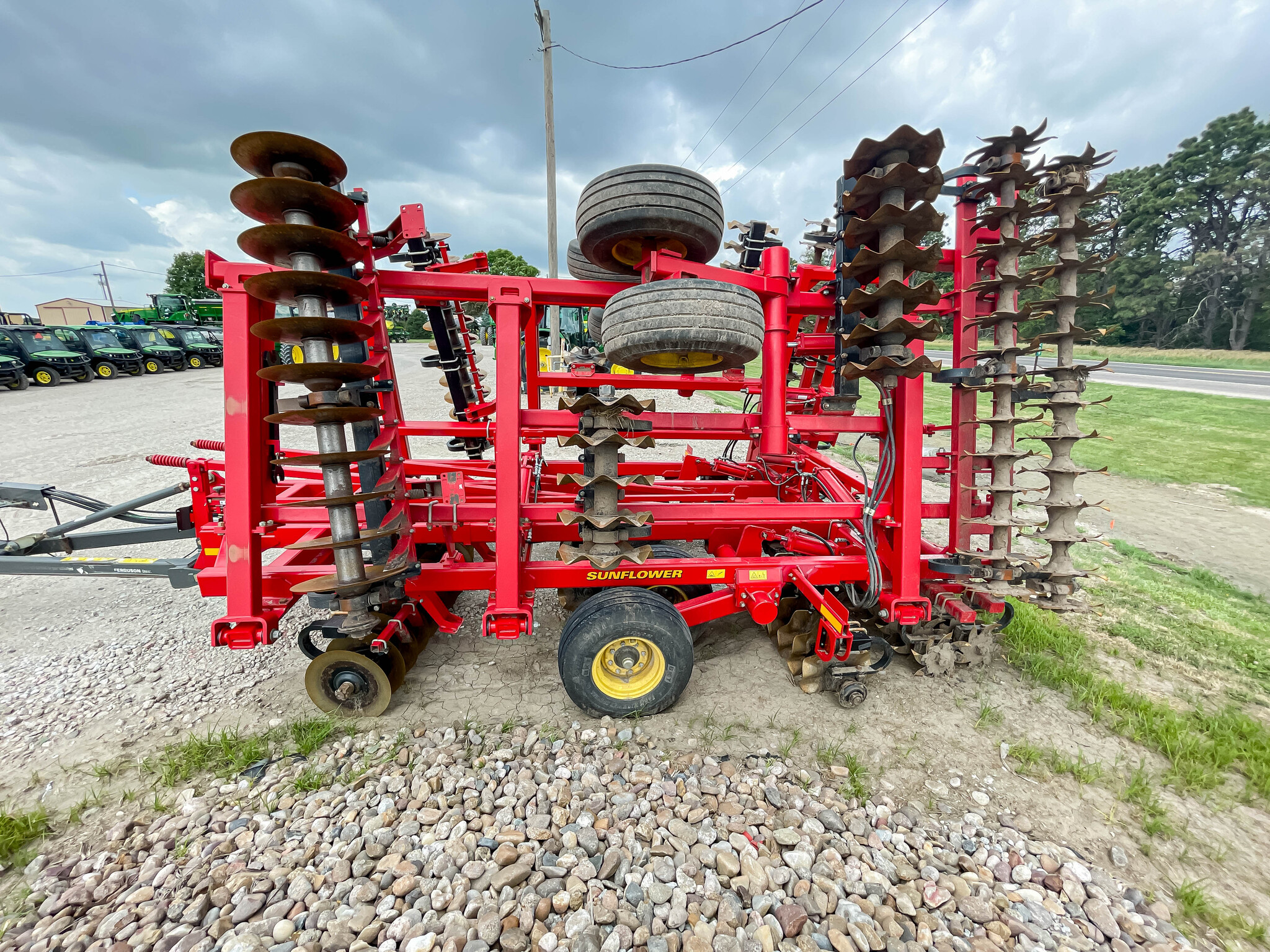 2021 Sunflower 6830-25 at LandMark in Minden, NE