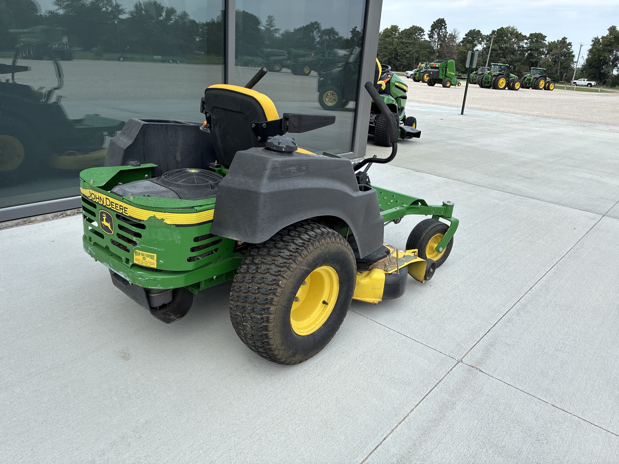  2013 John Deere Z425 at LandMark in Hastings, NE
