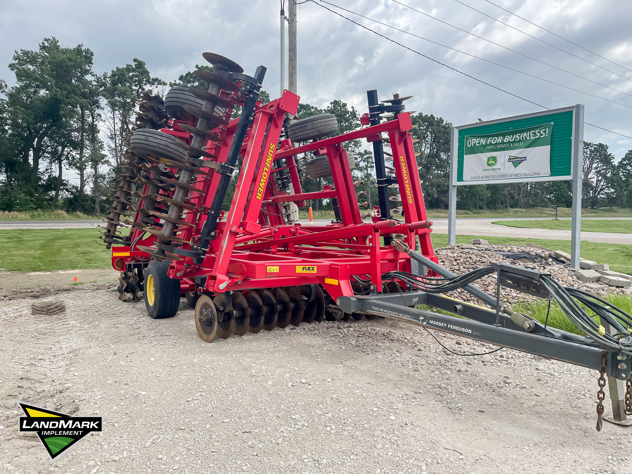  2021 Sunflower 6830-25 at LandMark in Minden, NE