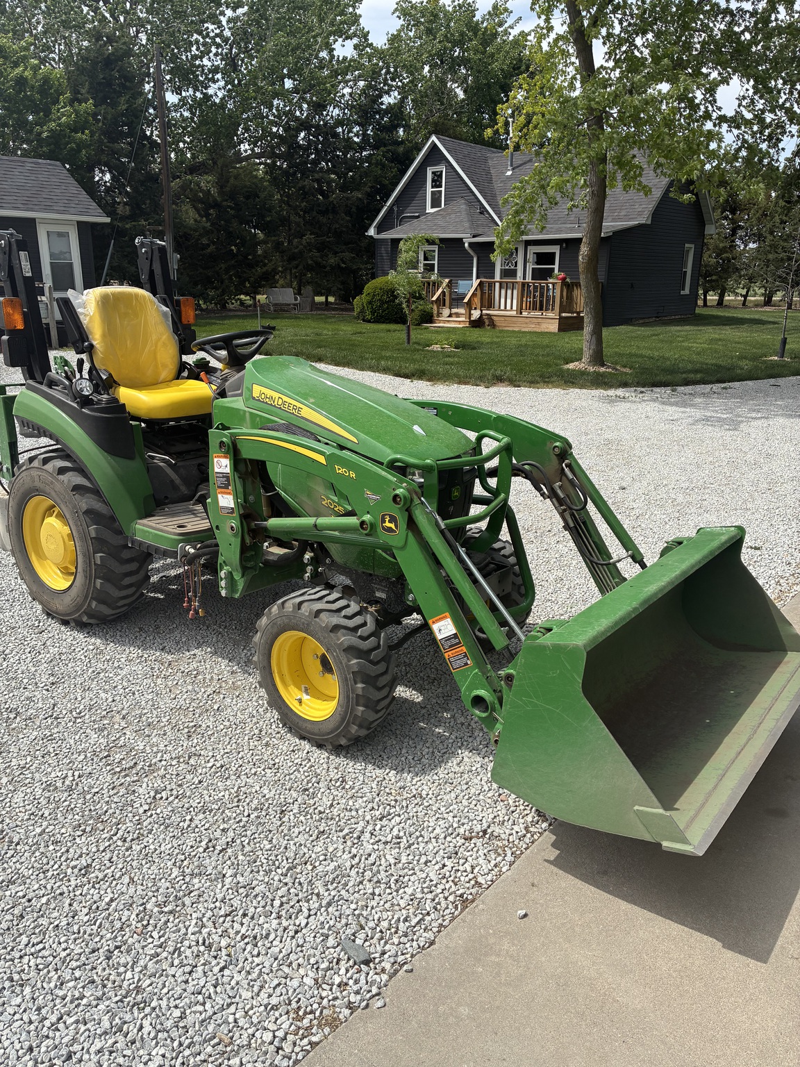  2020 John Deere 2025R at LandMark in Hastings, NE