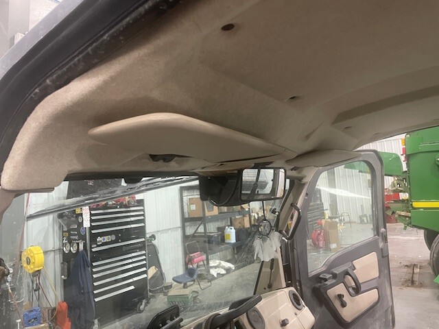  2021 John Deere XUV 835R at LandMark in Phillipsburg, KS