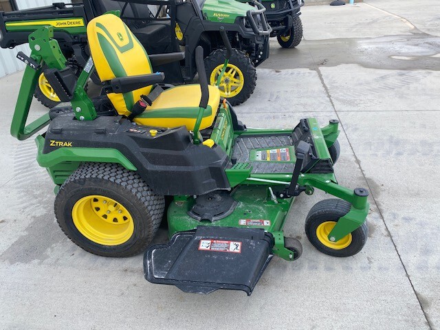  2023 John Deere Z545R at LandMark in Beatrice, NE