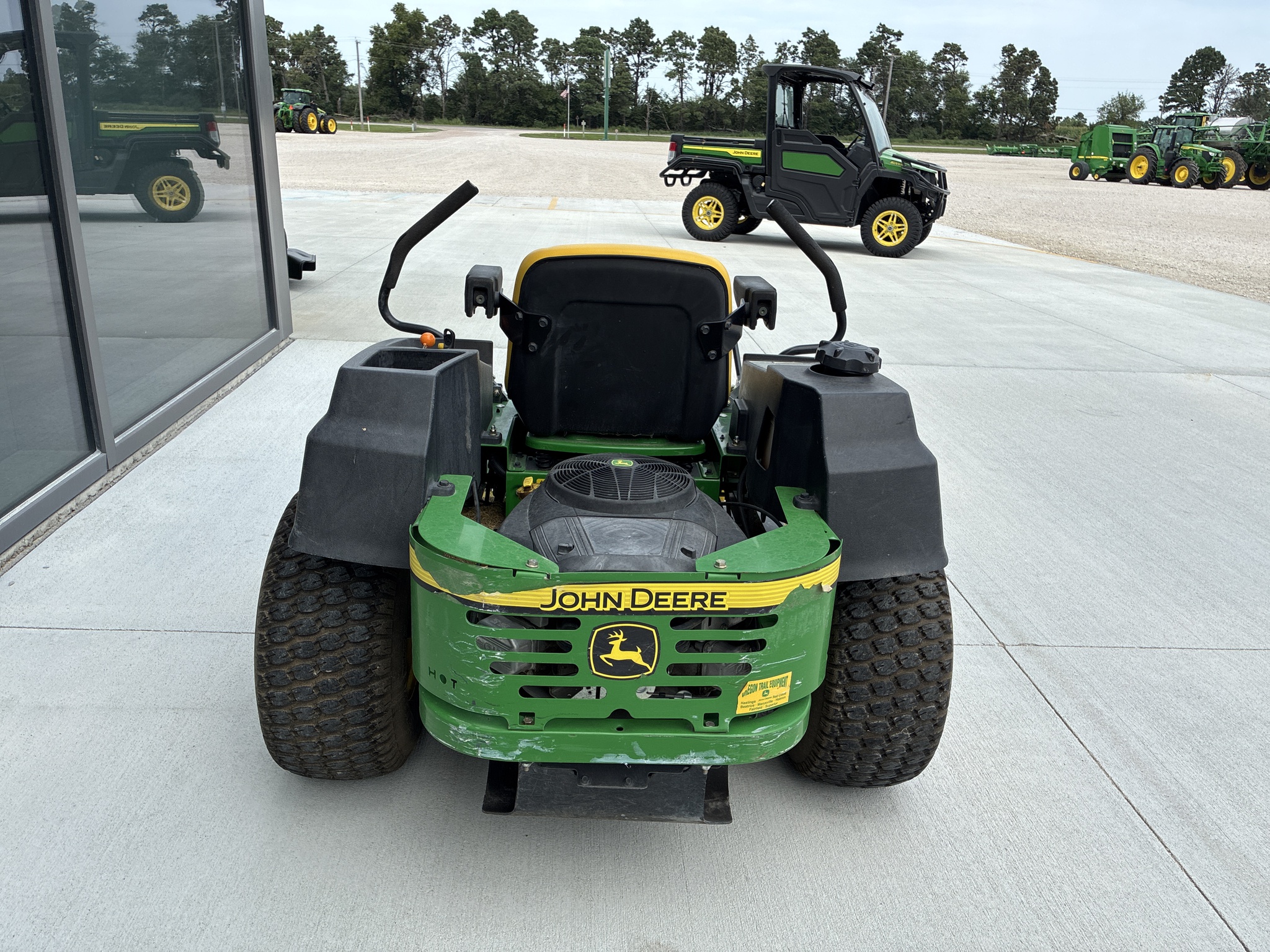  2013 John Deere Z425 at LandMark in Hastings, NE