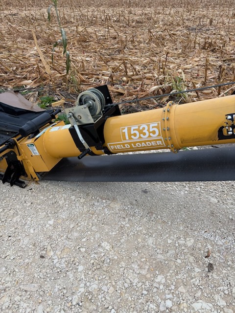  2010 Universal 1535 Field Loader at LandMark in Smith Center, KS
