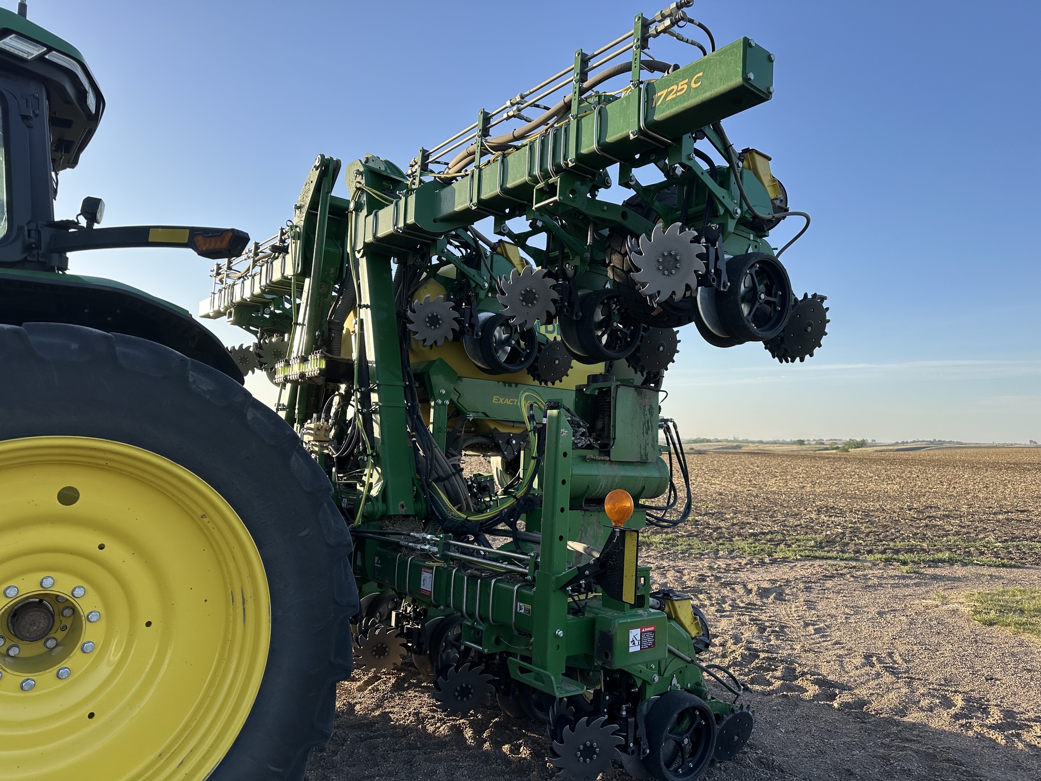  2024 John Deere 1725C at LandMark in Lexington, NE