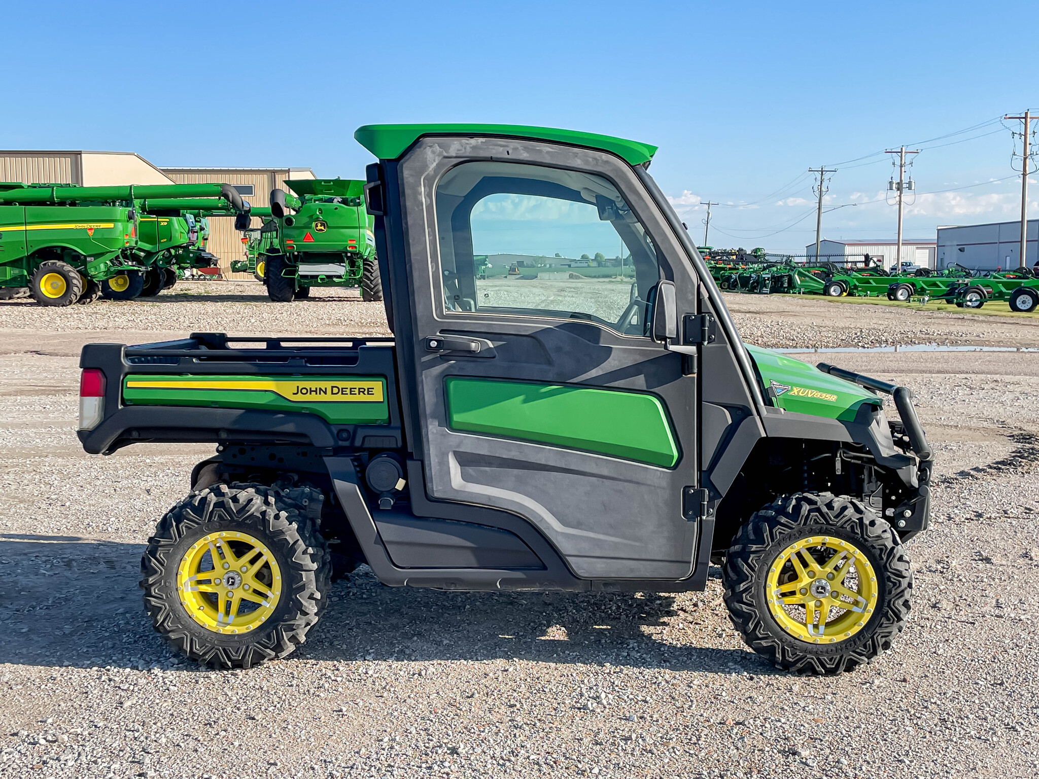  2021 John Deere XUV 835R at LandMark in Hastings, NE