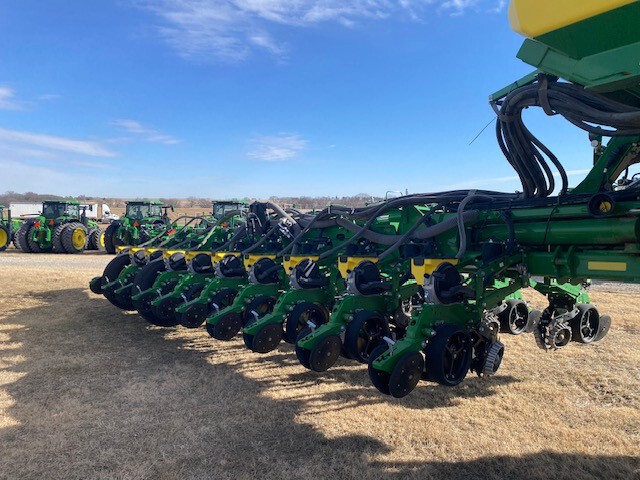  2024 John Deere 1775NT at LandMark in Beatrice, NE