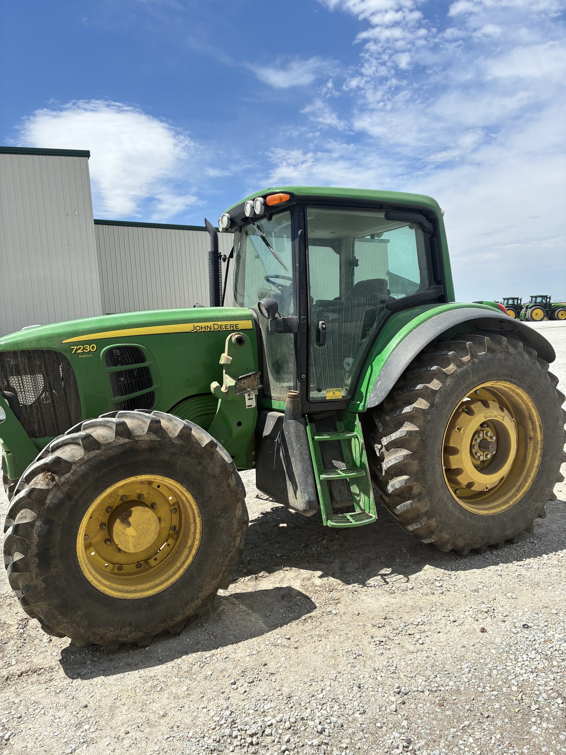  2011 John Deere 7230 Premium at LandMark in Fairfield, NE