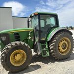  2011 John Deere 7230 Premium at LandMark in Fairfield, NE