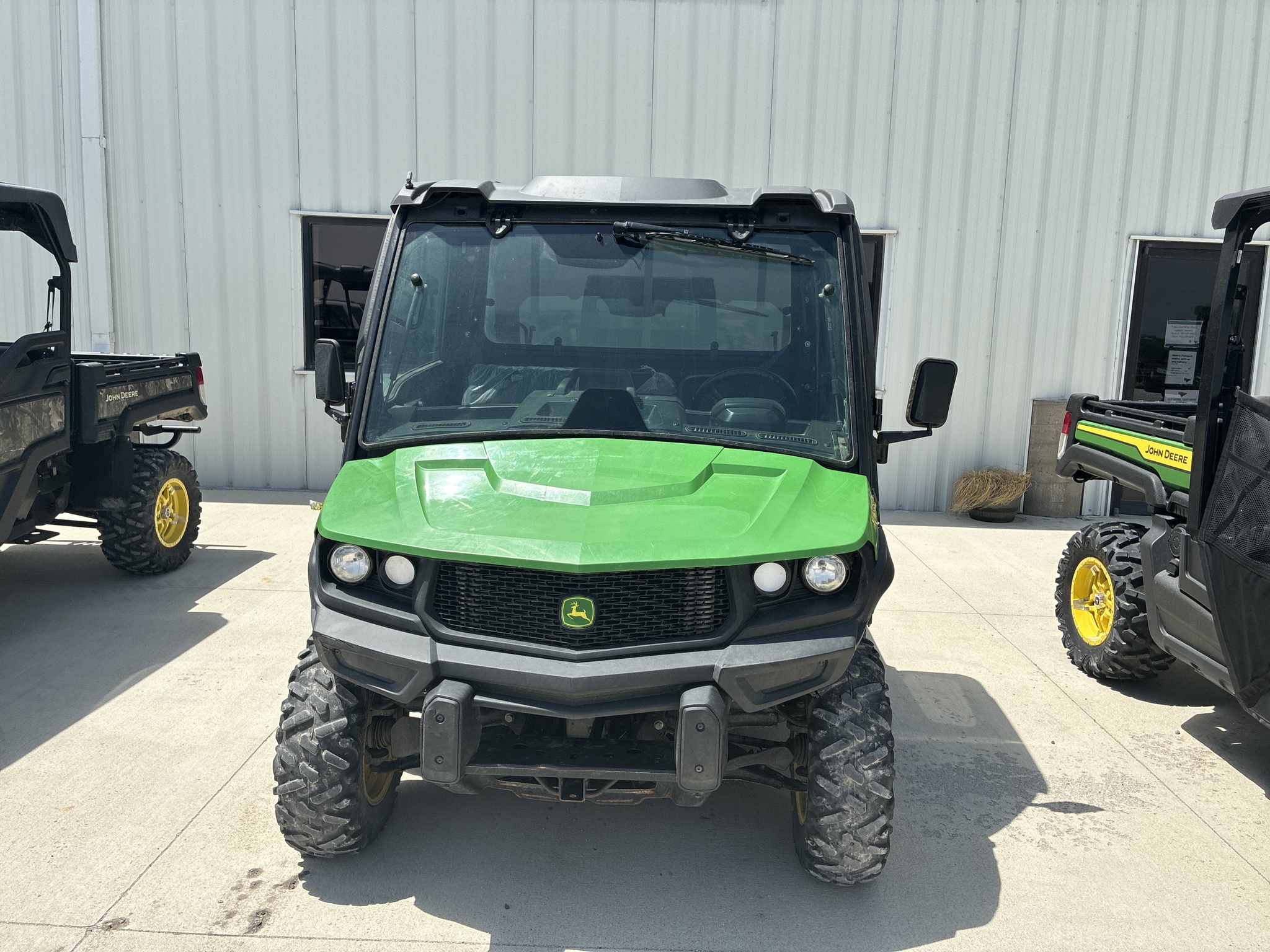  2023 John Deere XUV 835M at LandMark in Beatrice, NE