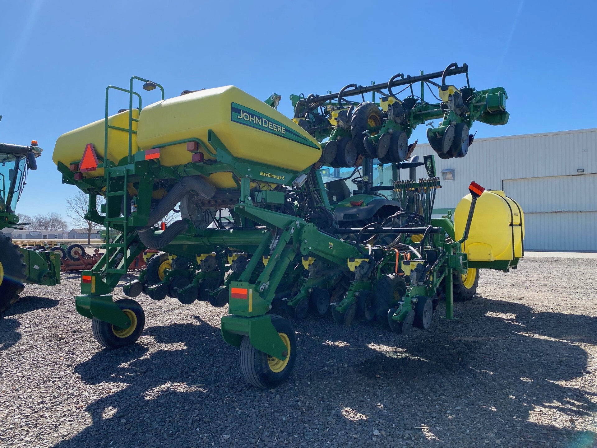  2016 John Deere 1725 CCS at LandMark in Kearney, NE