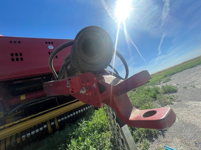 2014 NEW HOLLAND Rollbelt 560 at LandMark in Phillipsburg, KS