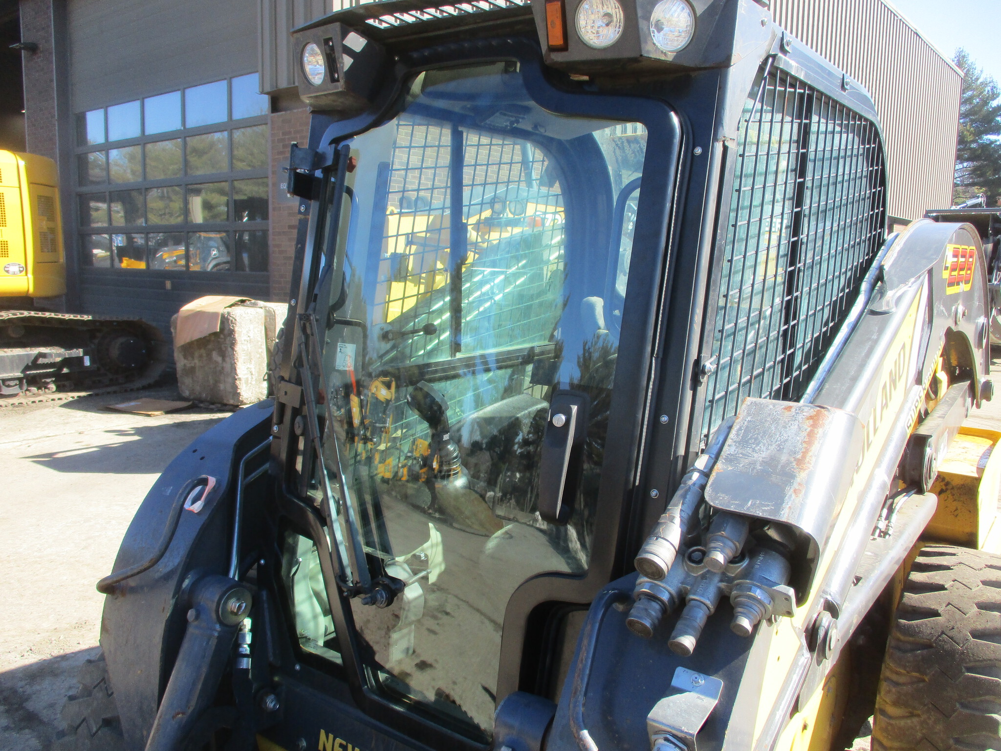 L228