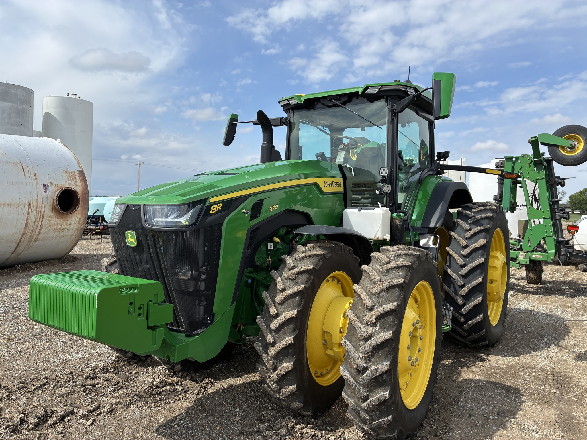  2025 John Deere 8R 370 at LandMark in Hastings, NE