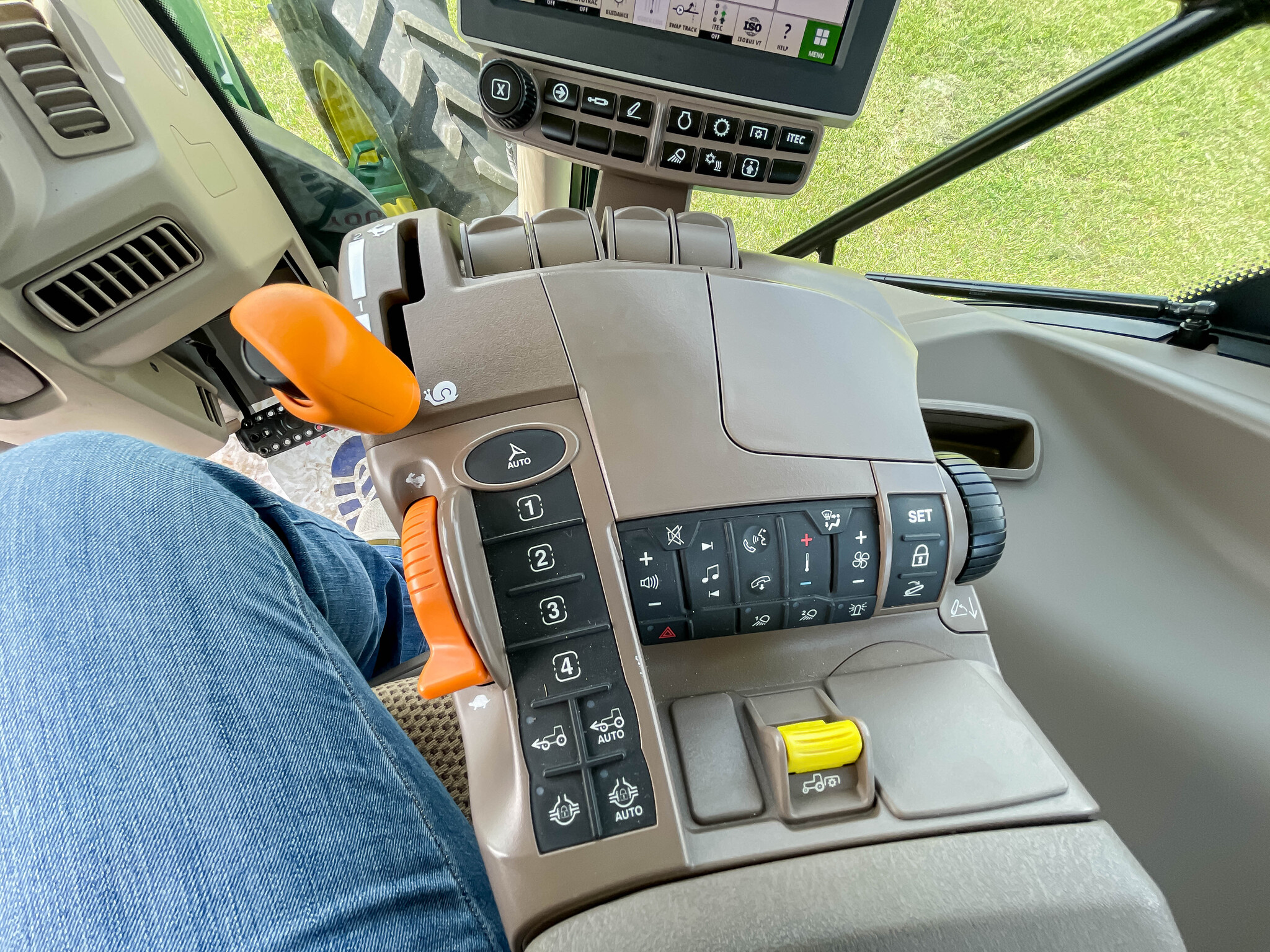  2022 John Deere 6R 155 at LandMark in Kearney, NE