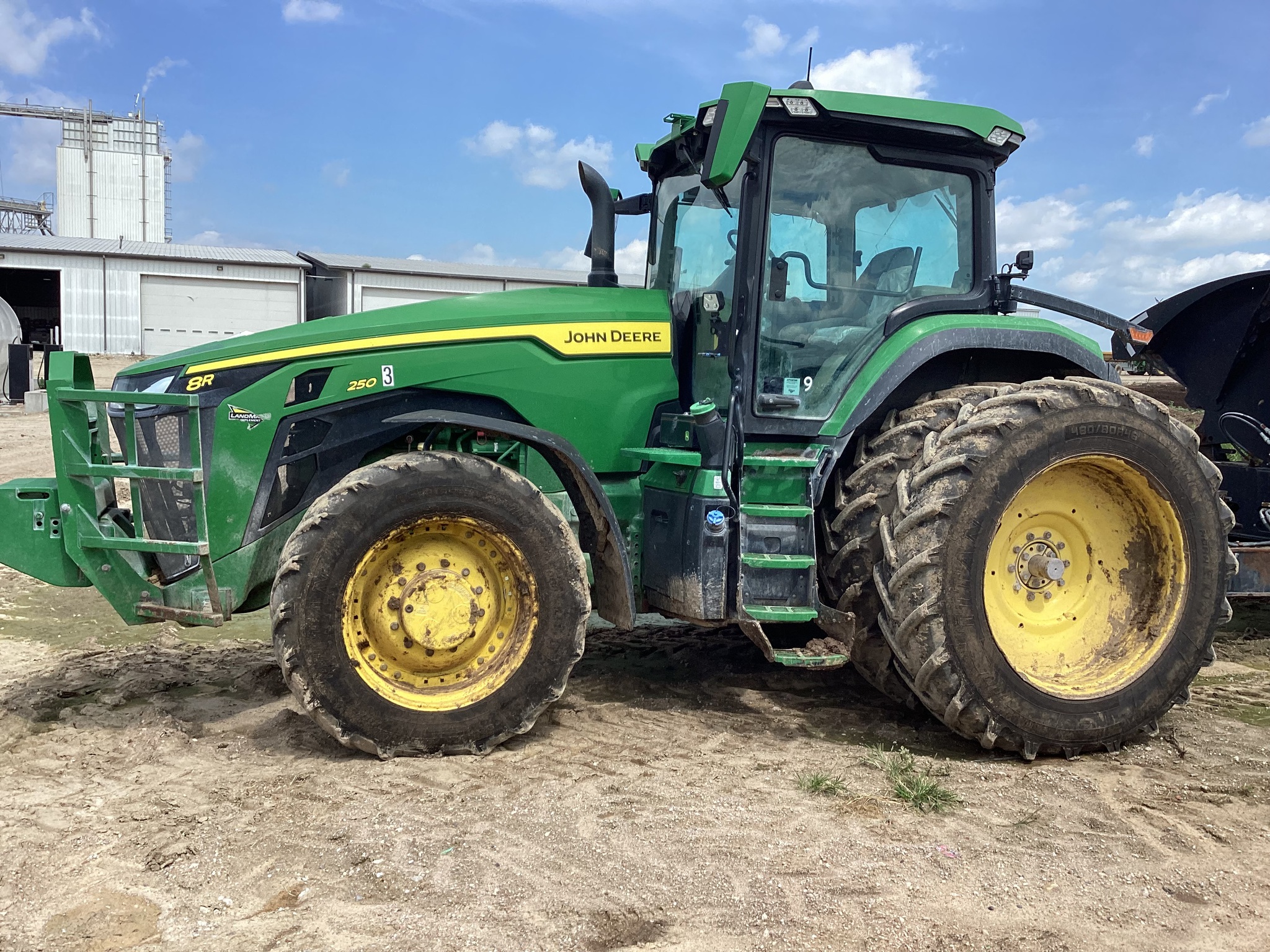  2022 John Deere 8R 250 at LandMark in Minden, NE