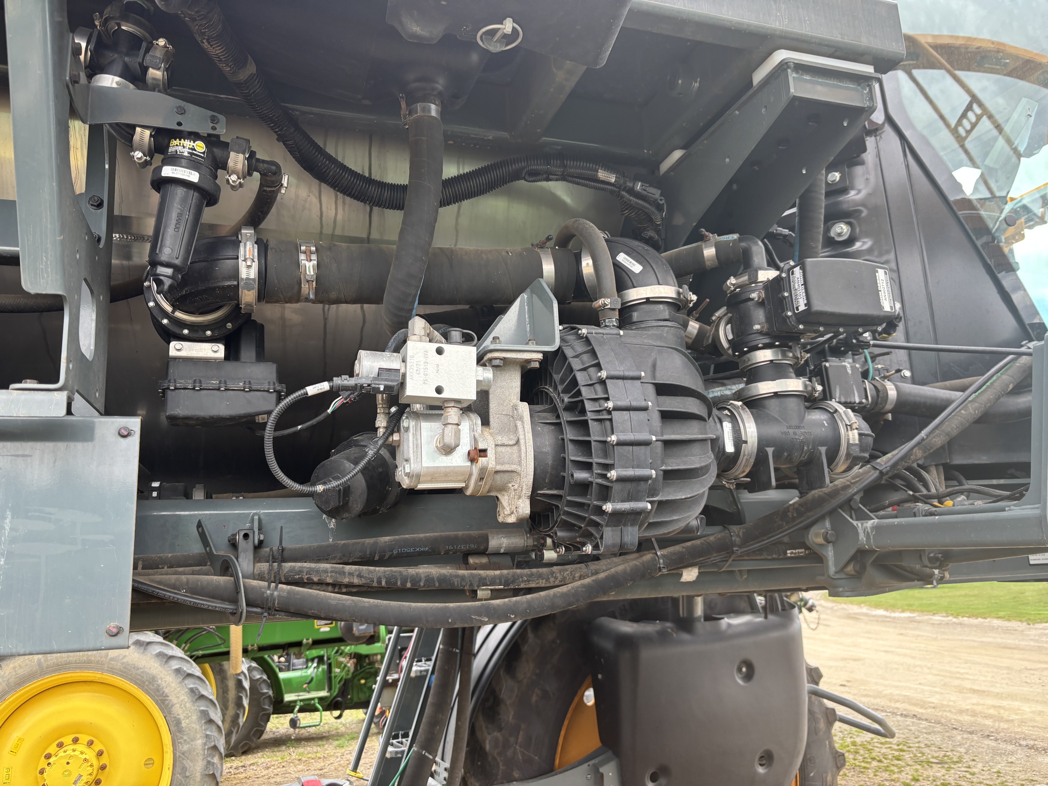 On Lot 2022 Hagie STS12 at Tri County Equipment Marlette, MI