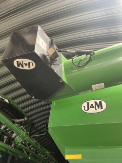  2010 UNVERFERTH 1150-20D at LandMark in Gothenburg, NE