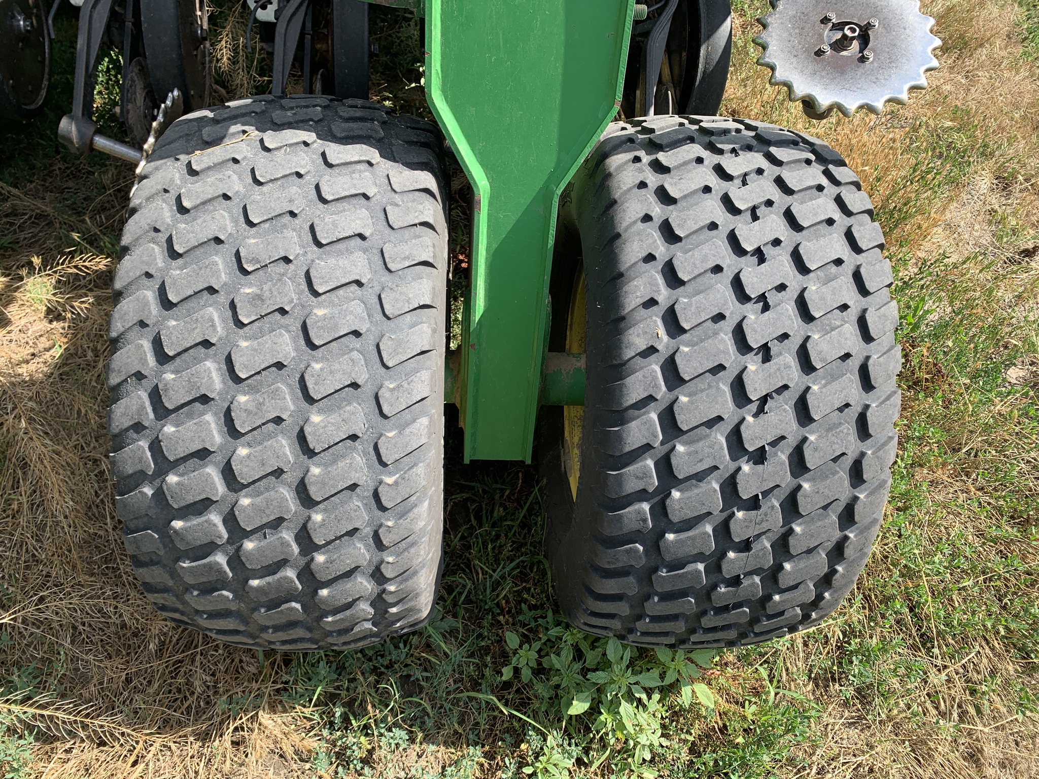  2013 John Deere 1890 at LandMark in Hebron, NE