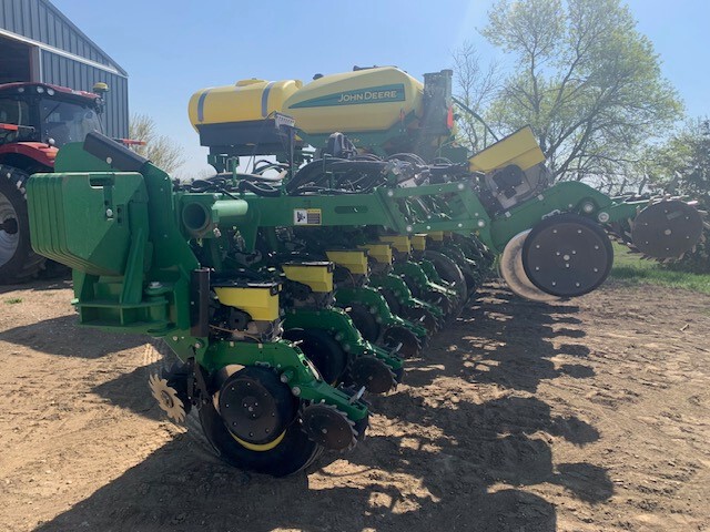  2018 John Deere 1795 at LandMark in Fairfield, NE