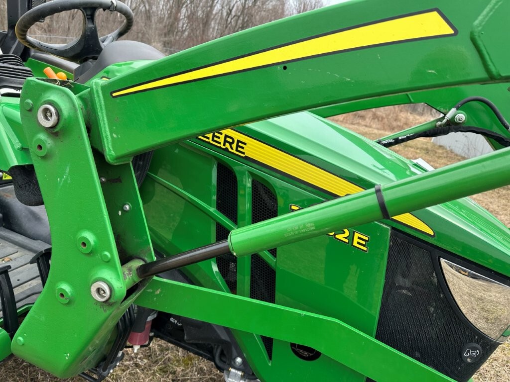 On Lot  John Deere 3032E at Tri County Equipment Lapeer, MI