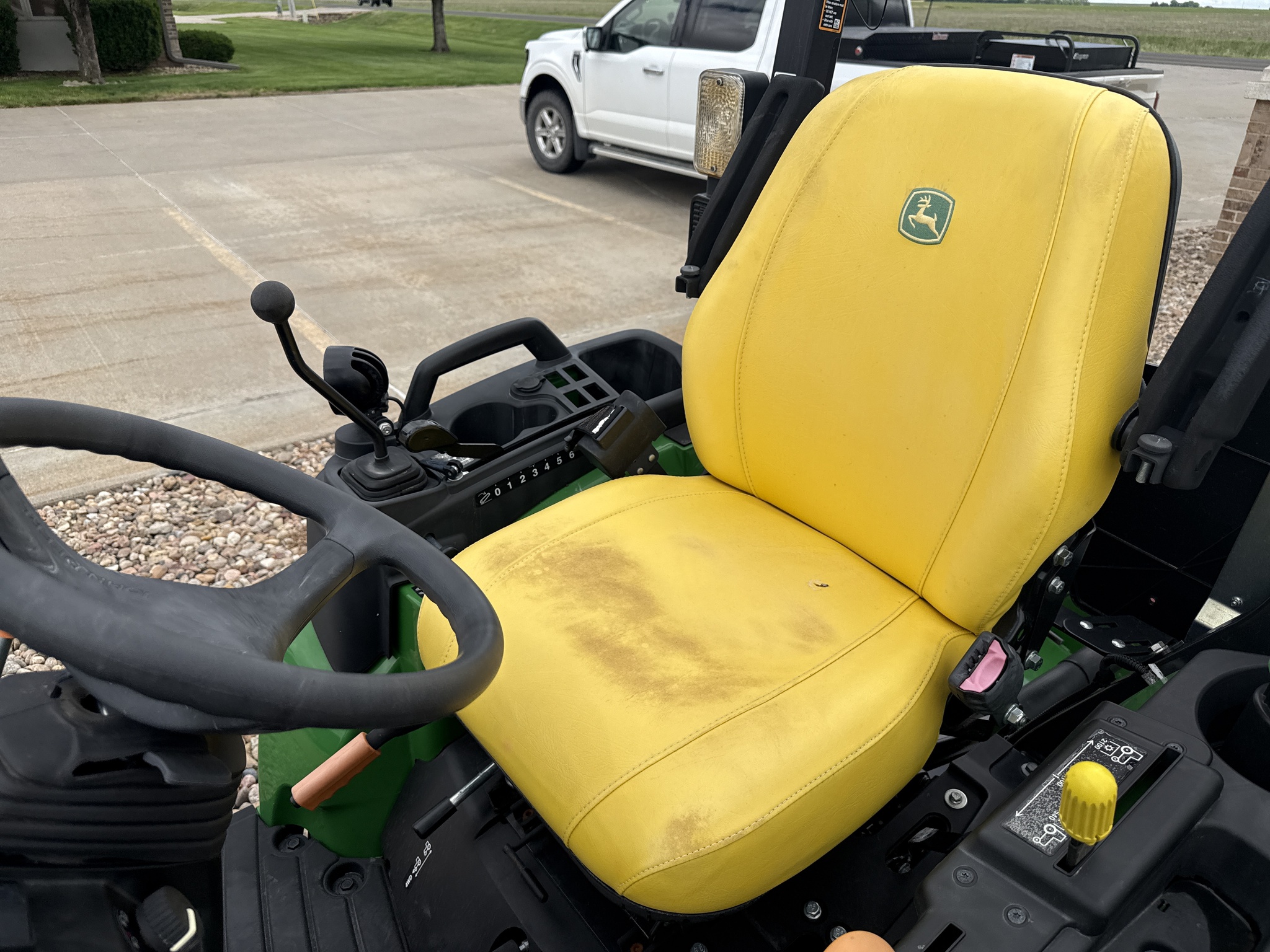   John Deere 2025R at LandMark in Holdrege, NE