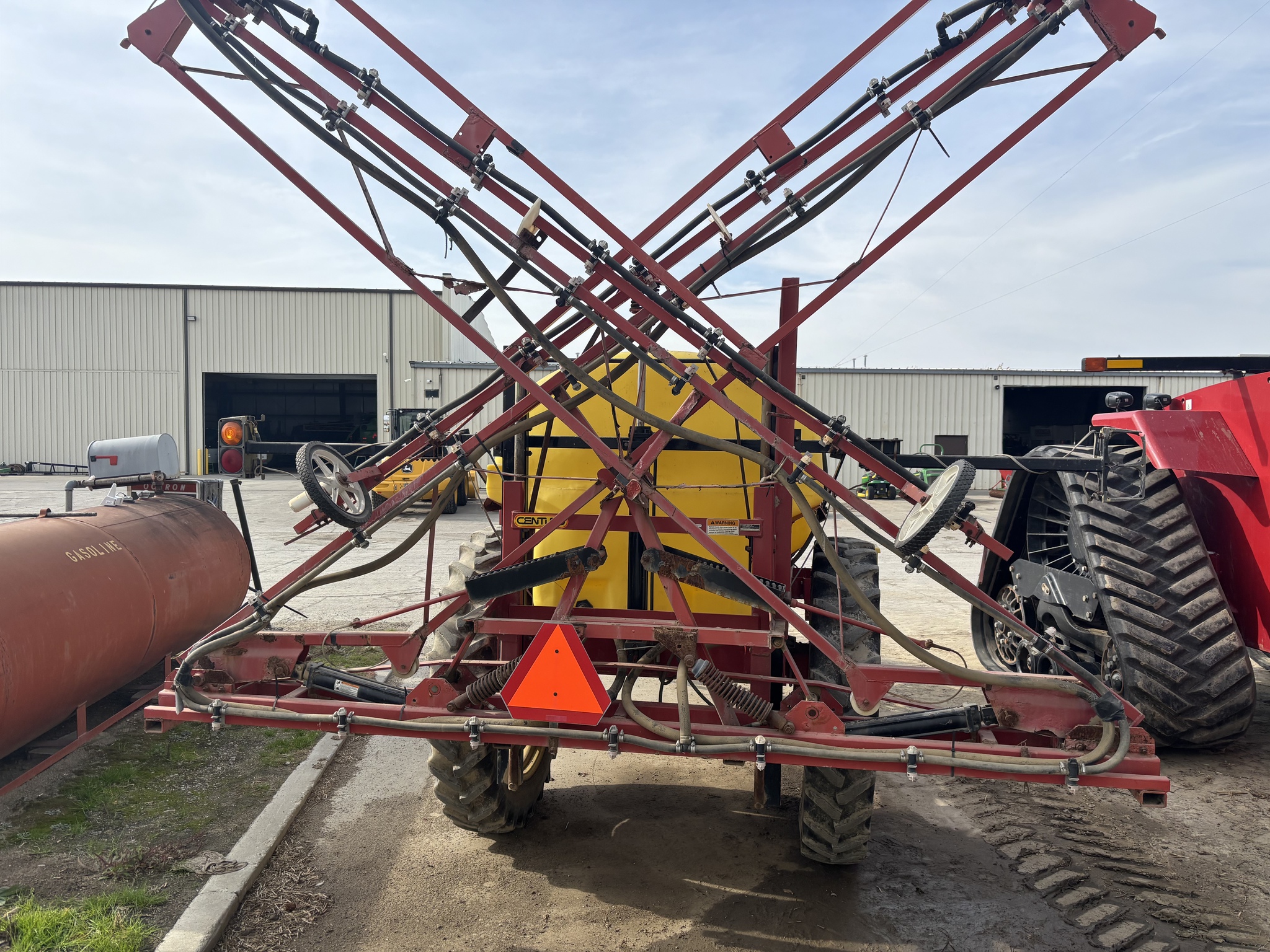 On Lot 2006 Century HD1000 at Tri County Equipment Sandusky, MI