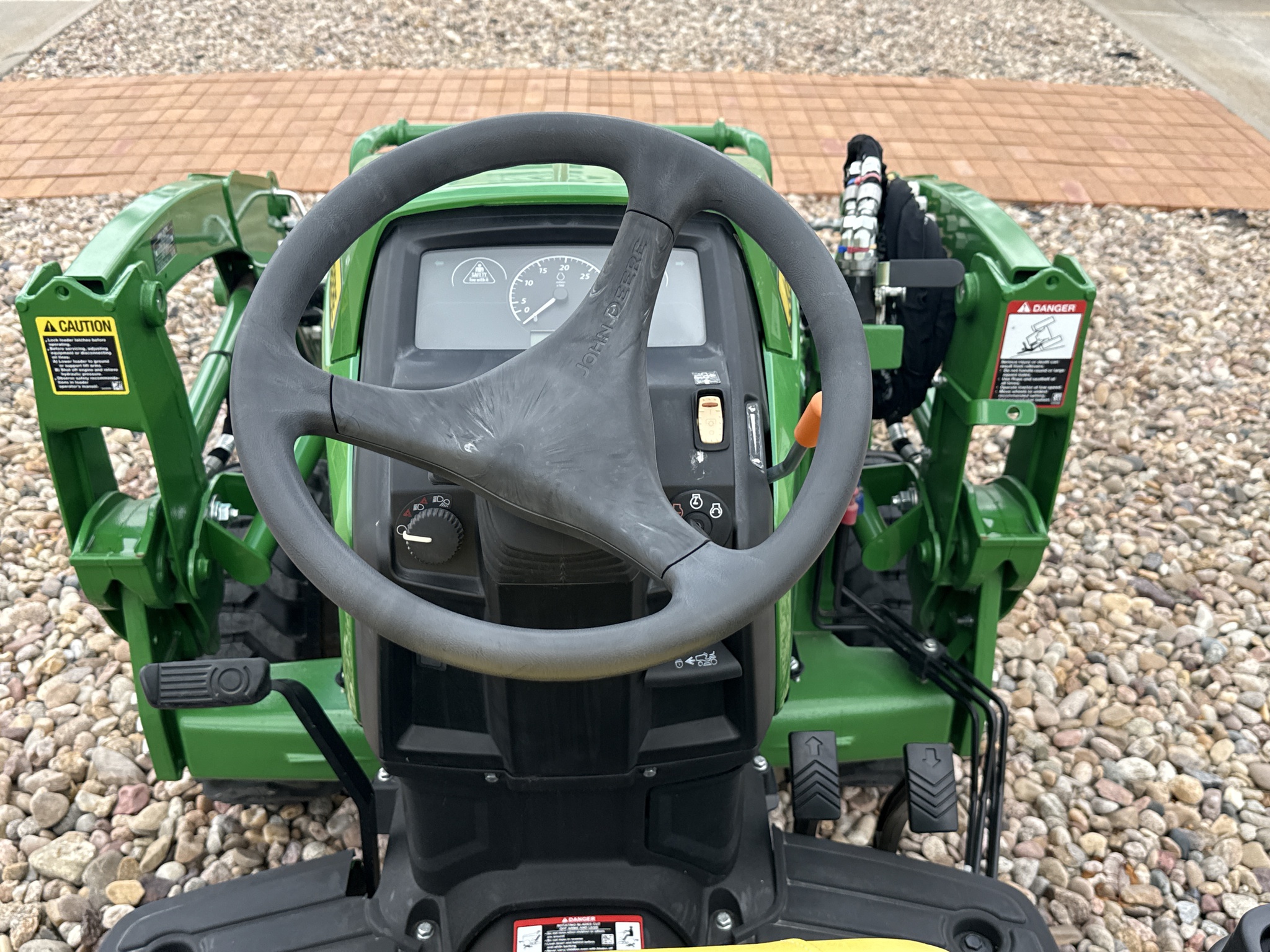   John Deere 2025R at LandMark in Holdrege, NE