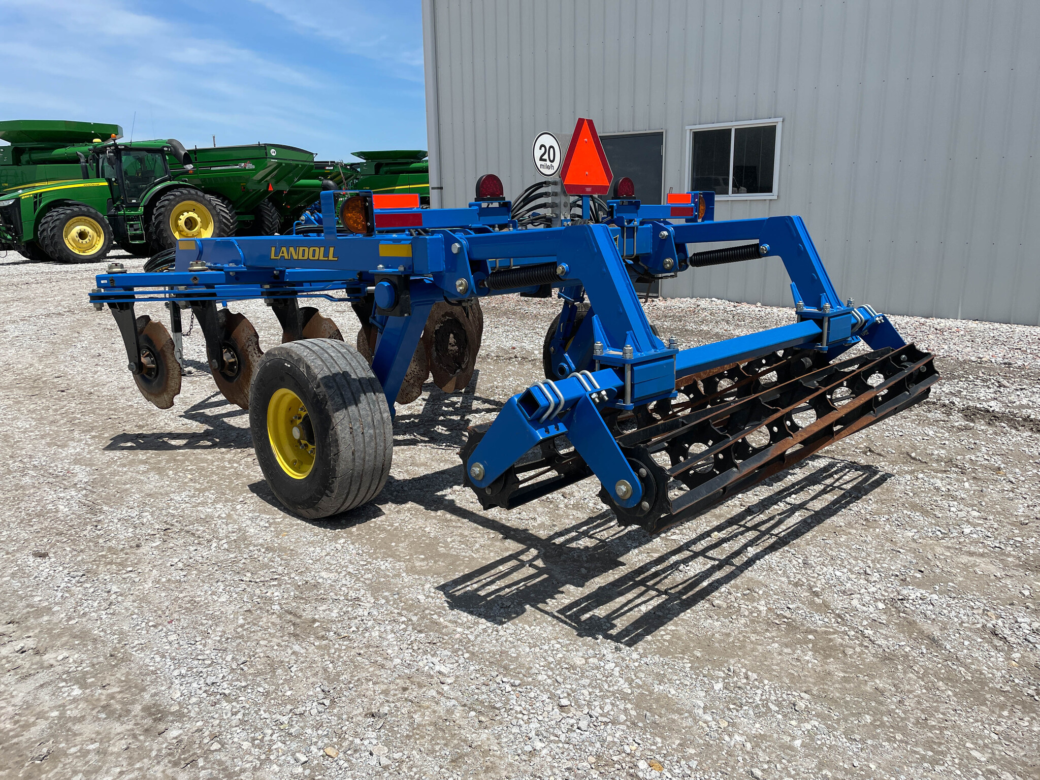  2021 Landoll 1910 at LandMark in Fairfield, NE