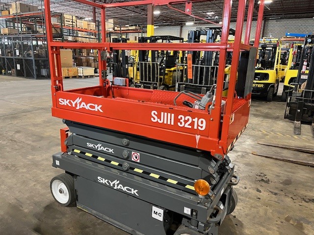 Used 2019 Skyjack SJIII 3219 at Briggs Equipment in Orlando, FL (Hyster)