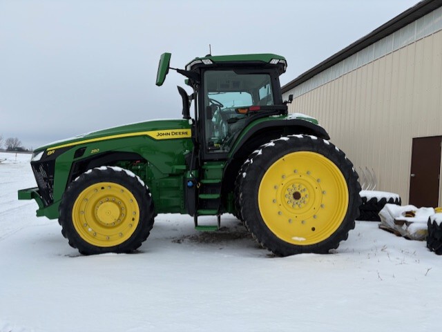 On Lot 2022 John Deere 8R 250 at Tri County Equipment Caro, MI