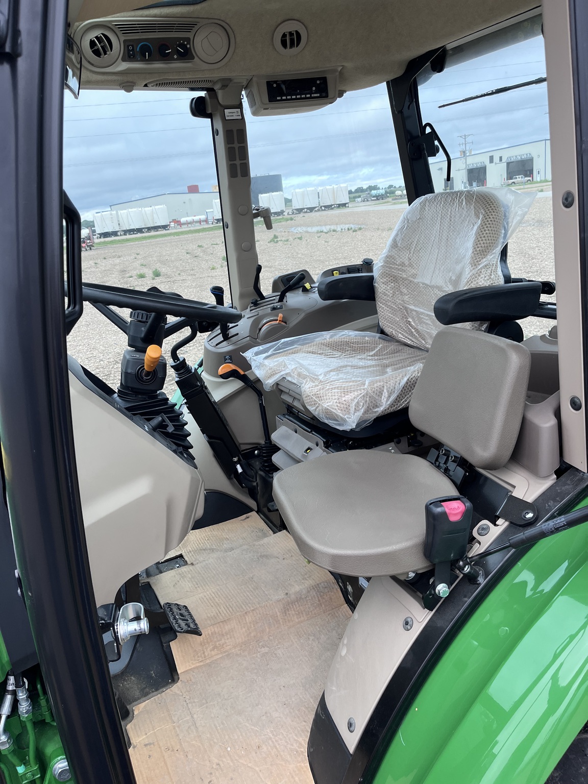  2023 John Deere 5075E at LandMark in Minden, NE