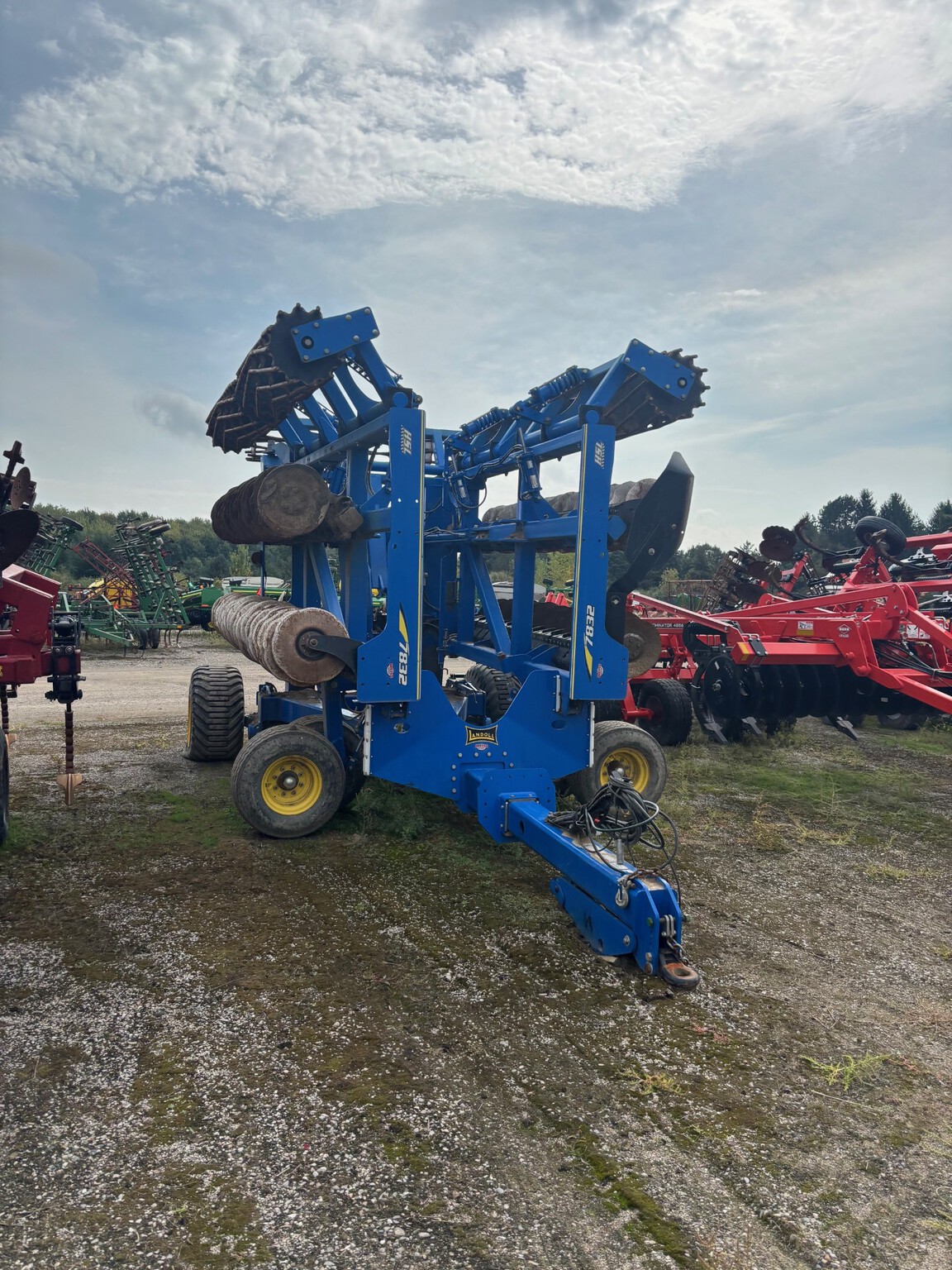 On Lot 2016 Landoll 7832-35 at Tri County Equipment Sandusky, MI