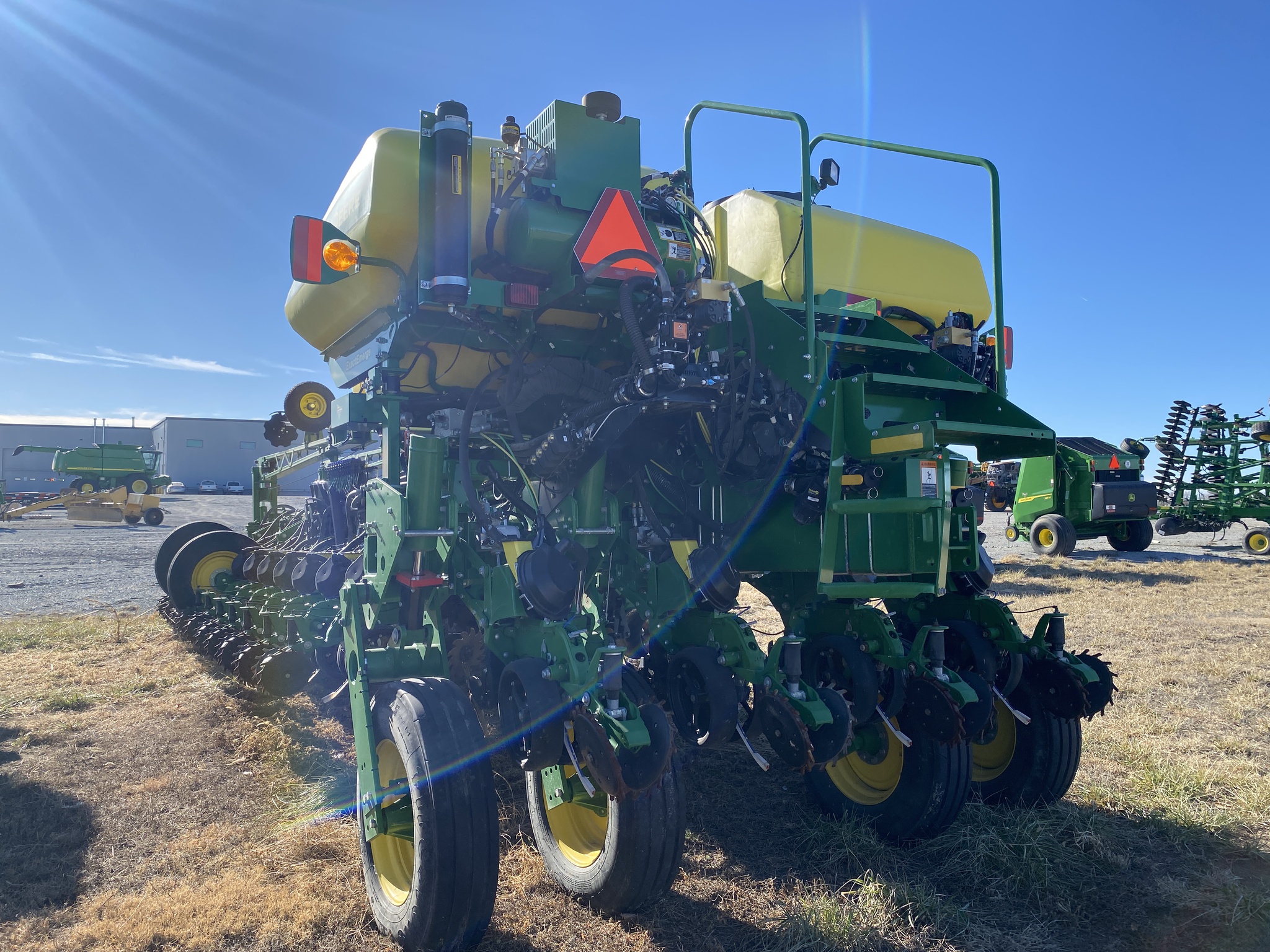  2018 John Deere 1775NT at LandMark in Hebron, NE