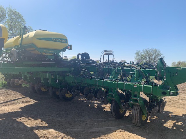  2018 John Deere 1795 at LandMark in Fairfield, NE