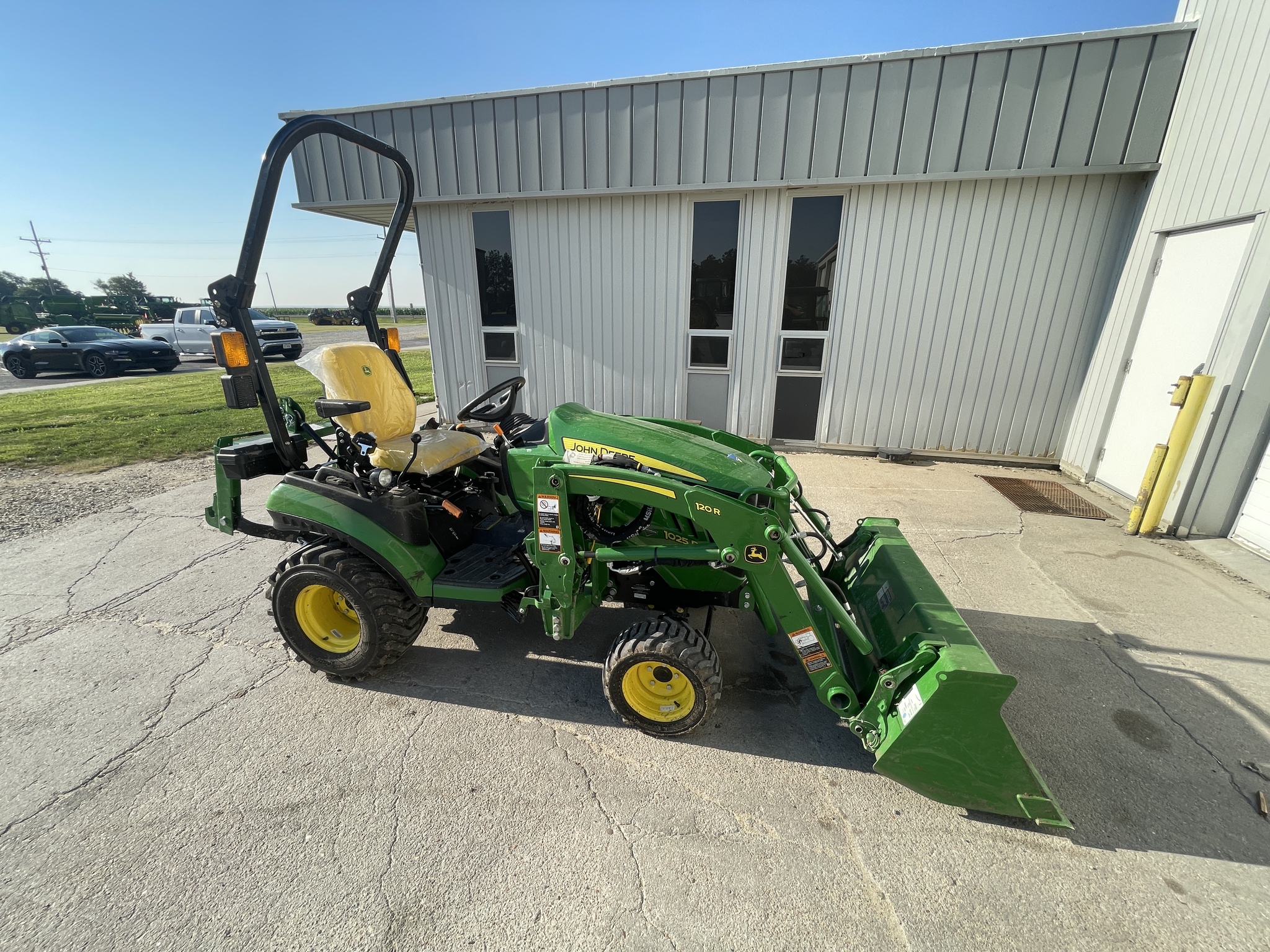  2023 John Deere 1025R at LandMark in Phillipsburg, KS