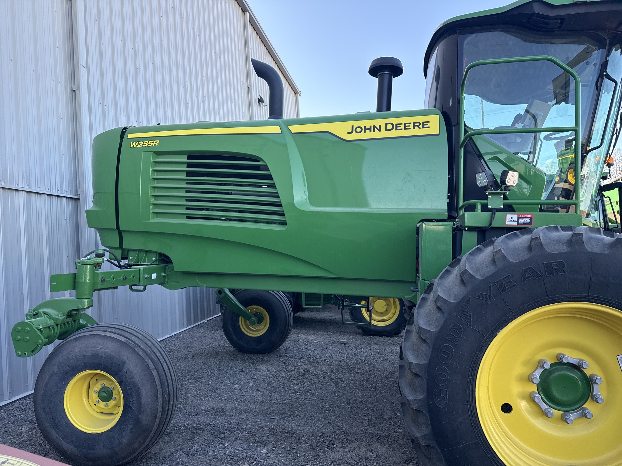  2024 John Deere W235R at LandMark in Gothenburg, NE