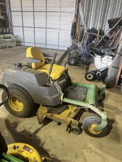  2012 John Deere Z445 at LandMark in Gothenburg, NE