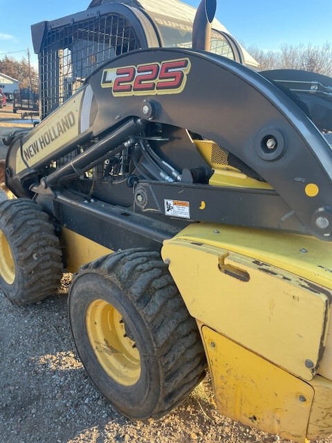  2013 NEW HOLLAND L225 at LandMark in Phillipsburg, KS