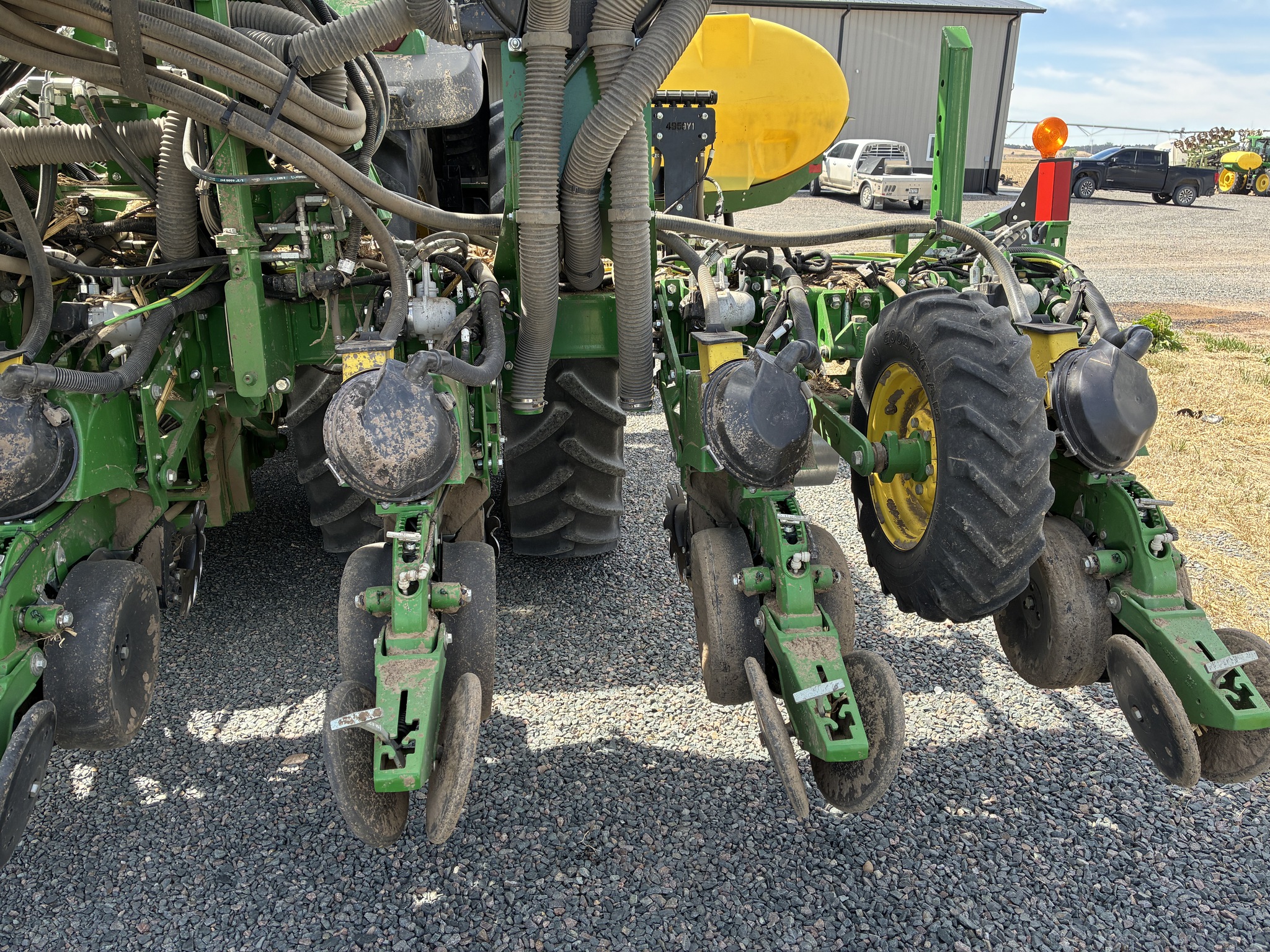  2024 John Deere 1725 at LandMark in Gothenburg, NE