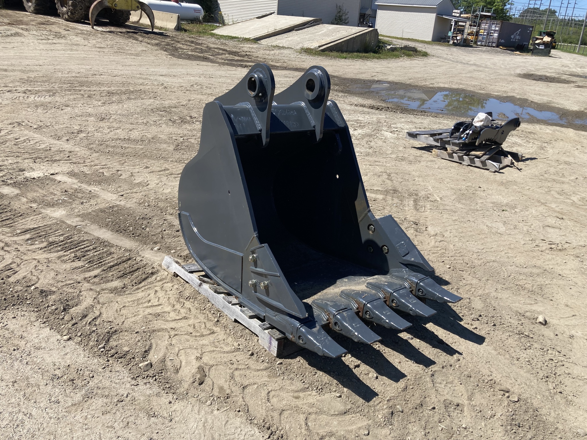 210G/245G 36" HD BUCKET 5 TK350 TEETH BYT11159 United Construction