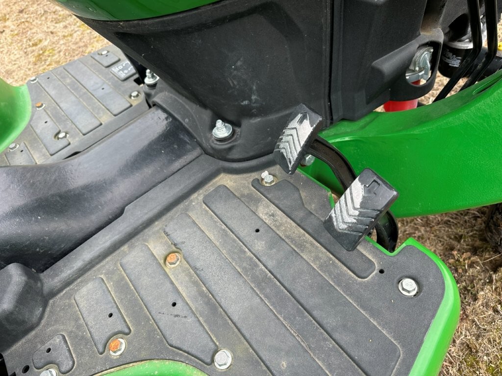 On Lot  John Deere 3032E at Tri County Equipment Lapeer, MI
